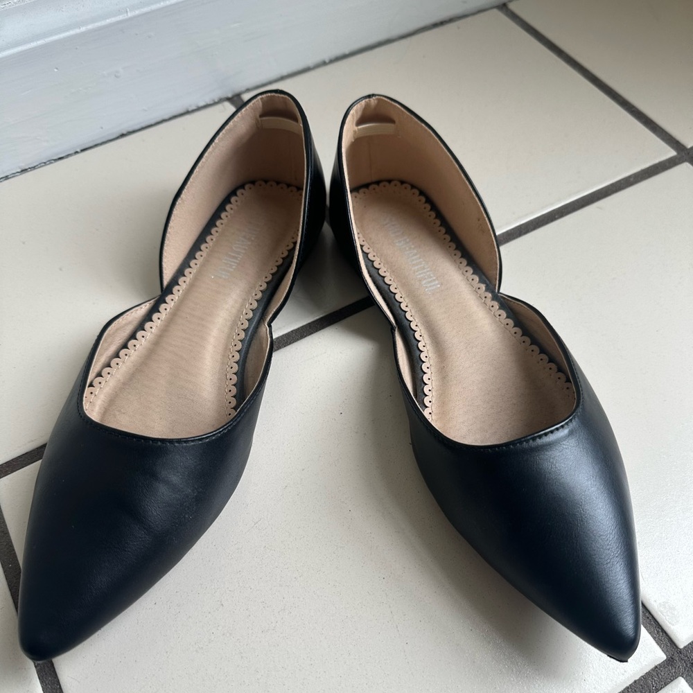 Black Faux Leather Flats- Size 7 - Picture 3 of 6
